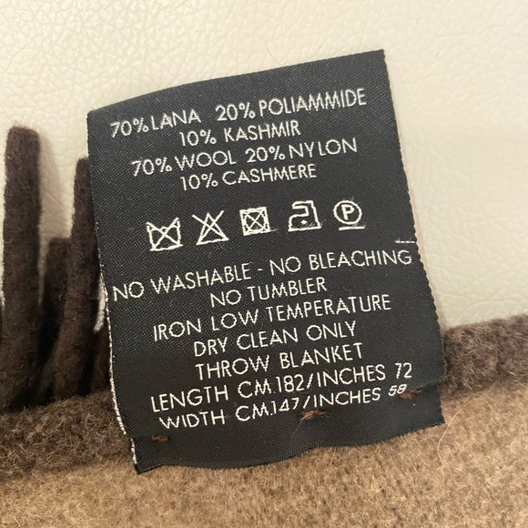 GUCCI GG Logo Printed Wool Fringed Blanket - Picture 6 of 6